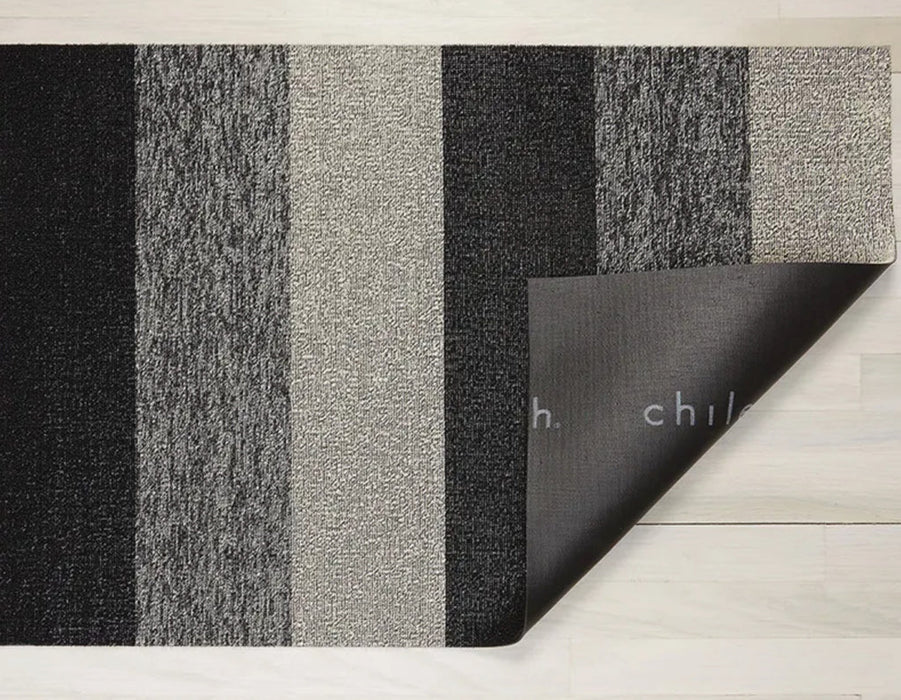 Chilewich Indoor Outdoor Shag Mat - Marbled Stripe / Salt & Pepper / 36x60"