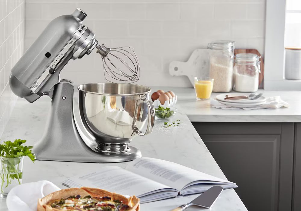 KitchenAid® Artisan 5 Quart / 4.7L Stand Mixer - Contour Silver
