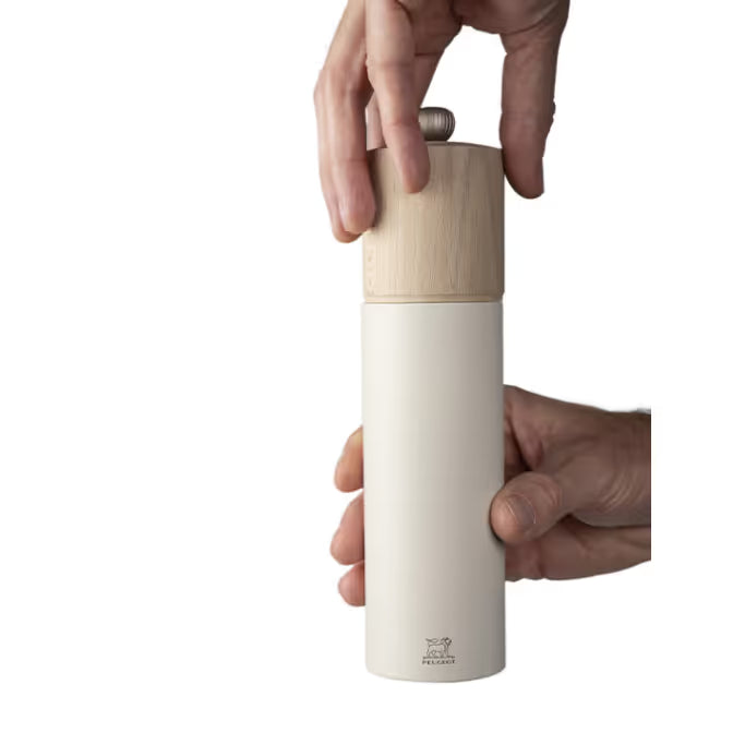 Peugeot Boreal Pepper Mill Feather White - 21 cm / 8 1/4"