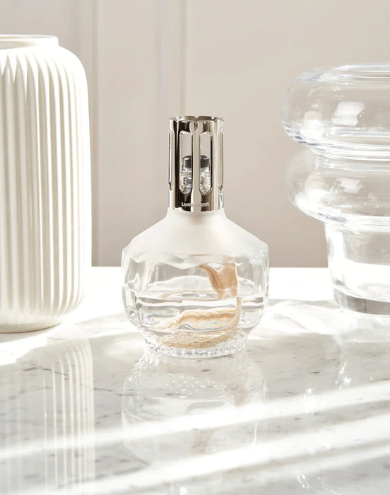 Maison Berger White Molecule Lamp Gift Set with Pure White Tea