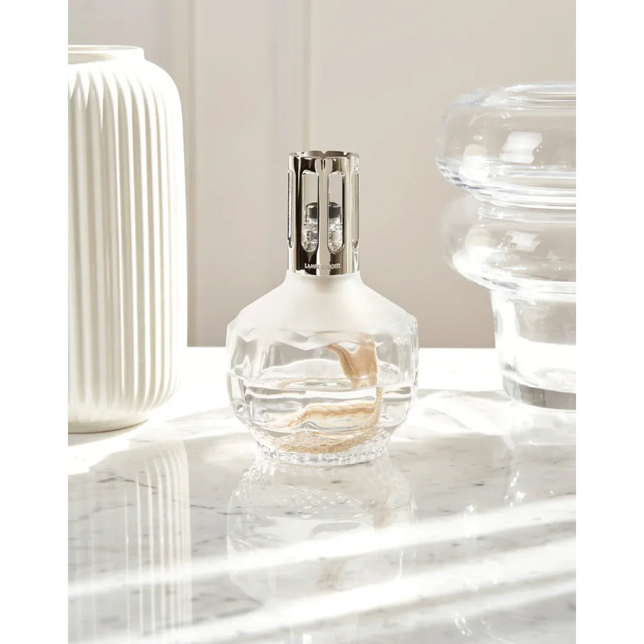 Maison Berger White Molecule Lamp Gift Set with Pure White Tea
