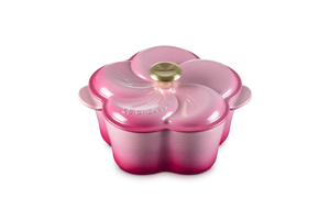 Le Creuset Traditional Petal Oven - Berry
