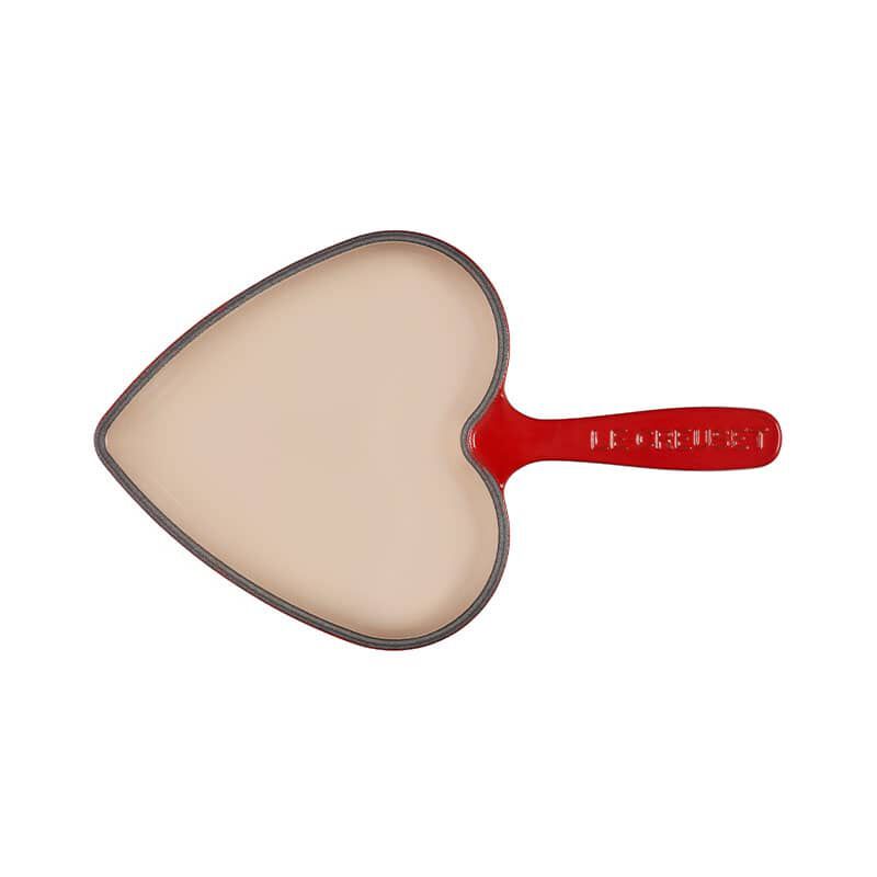 Le Creuset 26 cm Heart Skillet - Cerise