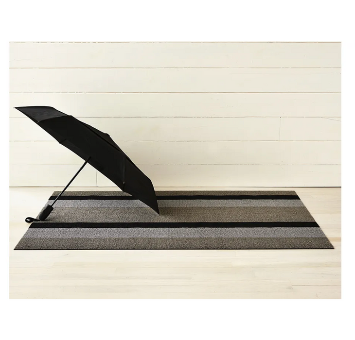 Chilewich Indoor Outdoor Shag Large Mat - Bold Stripe / Silver Black / 36x60"